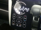 【オートエアコン】車内温度を感知して自動で温度調整をしてくれるのでいつでも快適な車内空間を創り上げます!どの席に座っても快適なドライブが楽しめます♪