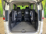 後席を格納すると、これだけの広さが!シーンに合わせたシートアレンジで、大きな荷物も積むことが出来ます♪