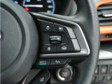 ◆アダプティブクルーズコントロール◆予め設定した車速内でクルマが自動的に加減速。前走車との適切な車間距離を維持しながら追従走行します。【LKAS】車線維持支援システムでステアリング操作を支援。