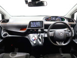 見通しのよいすっきりとした視界で、誰でも運転しやすいです。運転のしやすさは疲れにくさにも繋がりますよ♪