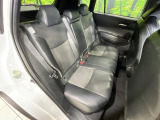 後部座席も気になるようなキズ・汚れやへたり等、大きなダメージはなく、良好な状態です。