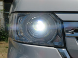 切れにくく明るいLEDヘッドライト装備!