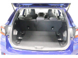 大容量のラゲッジルーム。リヤシートのバックレストを分割して倒す事で拡張出来ます