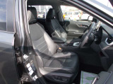 運転席ドアから、ご乗車いただくイメージです。室内は抗菌、防臭施工済みなので安心してお使い頂けます。
