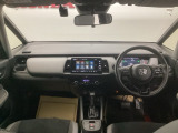 フロントガラスが大きく、ワイドな視界で運転もしやすくなるように設定されています。