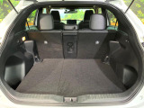 普段のお買い物や通勤、送迎等に十分な荷室スペースを確保しております。セカンドシートを倒すと、大きな荷物の積載も可能です♪