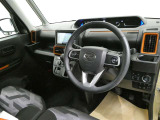 見通しのよいすっきりとした視界で、誰でも運転しやすいです。運転のしやすさは疲れにくさにも繋がりますよ♪