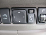 ドアミラーの鏡面の調節、格納は運転席からすべて操作できます!
