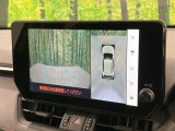 【パノラミックビューモニター】専用のカメラにより、上から見下ろしたような視点で360度クルマの周囲を確認することができます☆死角部分も確認しやすく、狭い場所での切り返しや駐車もスムーズに行えます。