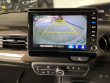 【バックカメラ】運転が苦手な方も車庫入れラクラクです!ギアをリバースに入れれば自動的に切り換わりますので、面倒な操作は不要です♪狭い駐車場もお車を傷つけず安心ですね!