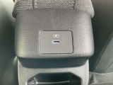 後部座席にもUSB(TYPE C)が付いています。