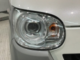 LEDヘッドライトは、点灯の瞬間から最大光量を発揮し、突然暗くなるトンネルなどでの安定感を高めます。