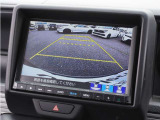 【バックカメラ】駐車が苦手な方でも安心してお乗りいただけます。リバース連動で画面が切り替わるのでとっても便利です。