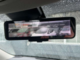 カメラで後ろの映像が確認できます。大きな荷物を積んだ時でも視界の邪魔にならないので安心です!