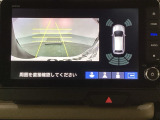 バックでの車庫入れも安心です! リアカメラが付いているバックモニター付のナビを装備しております。バンパーについているソナーや、操作線もついており距離感も画面から確認できます。