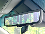 【デジタルインナーミラー】後席の大きな荷物や同乗者で後方が確認しづらい時でも安心!カメラが撮影した車両後方の映像をルームミラー内に表示。クリアな視界で状況の確認が可能です!