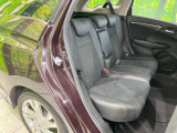 後部座席も気になるようなキズ・汚れやへたり等、大きなダメージはなく、良好な状態です。