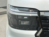 LEDヘッドライトは、点灯の瞬間から最大光量を発揮し、突然暗くなるトンネルなどでの安定感を高めます。