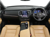 ボルボのフラッグシップモデル、プレミアム・7シーターSUV XC90。Googleを搭載し、ラグジュアリーを極めたSUVで、至福の時をお過ごしください。