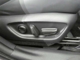 運転席パワーシート搭載。微妙な調整が手軽にでき、ピッタリのポジションで運転することが可能です。