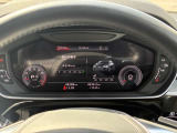 ドイツ車には特徴があり、メーターのメモリに一部色がついています。これはドイツでは推奨速度という考えがあるためです。安全で快適に走る際に適している速度を指しています。