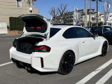 BMWを熟知したメカニックによる、360度の納車前点検。ドイツ本国と同様の教育・訓練を受けたメカニックが徹底的に点検、整備した後にお客様にお引渡しします。