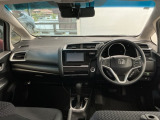 【前方視界】開放的な前方視界!運転がしやすく疲れにくいです♪窓が大きく、見通しがとっても良いおクルマですよ♪