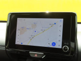 ディスプレイオーディオ(コネクティッドナビ対応)PLUS搭載。Tコネクトご契約で2030年11月まで無償で利用できるナビ(期限到来後は有償)と、解約後も利用できる車載ナビが搭載されています。