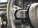 ステアリングにオーディオ操作スイッチが付いています。オーディオ画面に直接タッチしなくても操作が出来ますので、運転に集中できます。