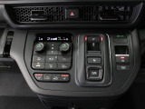 【電子制御パーキング+ブレーキホールド】便利なスイッチ式のサイドブレーキ!停車中にブレーキペダルを踏み続けなくても自動的にブレーキを保持する機能も搭載♪