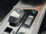 【 シフト 】シフトも操作しやすく快適なドライブを楽しんでいただけます。