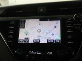 純正ナビを装備。タッチパネル式で使いやすく、お出かけもラクラクです。