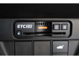 ETC2.0の車載機搭載です!!ETCカードを挿入すれば料金所はノンストップで通過できます。ETC限定の割引や、高速道路の情報提供サービスを利用できます♪