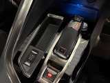 シフトレバーも操作性良く出来ています。運転縞柄ドライブモードを切り替え可能です。
