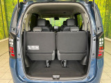 普段のお買い物や通勤、送迎等に十分な荷室スペースを確保しております。セカンドシートを倒すと、大きな荷物の積載も可能です♪