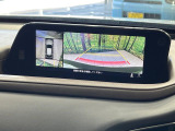 【360&deg;ビューモニター】専用のカメラにより、上から見下ろしたような視点で360度クルマの周囲を確認することができます☆死角部分も確認しやすく、狭い場所での切り返しや駐車もスムーズに行えます。