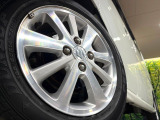 【純正14インチアルミホイール】外観にマッチした純正アルミホイールを装着しております。各種社外アルミホイールや、スタッドレスタイヤも取扱いしております。是非ご相談ください♪