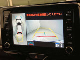 パノラミックビューモニター付きです。車両を上から見たような映像をディスプレイオーディオ画面に表示。運転席からの目視だけでは見にくい、車両周辺の状況をリアルタイムでしっかり確認できます。