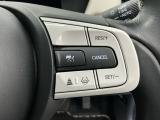 アクセルから足を離しても設定したスピードを保ち走行し、高速道路での疲労軽減に役立つクルーズコントロール付きです!