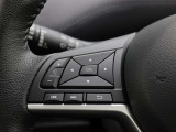 便利なステアリングスイッチ装備です。