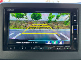 バックでの駐車が苦手な方や運転にあまり自信のない方でも後方の視界をしっかりサポート。安心して車庫入れが出来るバックカメラを装備しています!