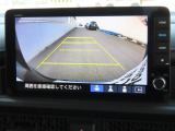 リアワイドカメラシステム!従来の視野に加えて、後方側方を約180&deg;まで見えるワイドビューと、後方を真上から見たような視野で駐車時などに便利なトップダウンビューの3つの視野があります!