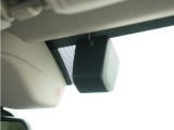 ◆ドライブレコーダー◆映像・音声などを記録する自動車用の装置です。 もしもの事故の際の記録はもちろん、旅行の際の思い出としてドライブの映像を楽しむことができます。