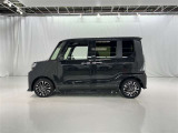 両側パワースライドドア付きだから、狭い駐車スペースなどでの 乗り降りラクラク!小さなお子さまのいるご家庭には嬉しい装備。