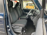 運転席・助手席です