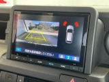 カラービジョンとガイドラインで見やすいバックモニターと障害物センサーで車庫入れも楽ちんです♪