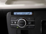 車内の温度管理に便利なオートエアコン☆