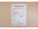 【車両検査証明書】店頭にてクルマの状態が一目で分かる検査証明書を公開中。トヨタ認定検査員が厳しく査定し、状態を点数と図解で表示しています。修復歴はもちろん、傷やヘコミの箇所や程度がご確認いただけます。