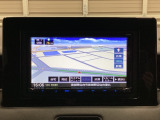 ナビゲーションはフルセグTV対応のメモリーナビ(社外品)を搭載しています。Bluetoothオーディオ機能がありますので、スマートフォンなどの音楽も再生できます。