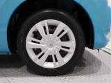純正ホイールを装備、タイヤサイズは165/65R14です。